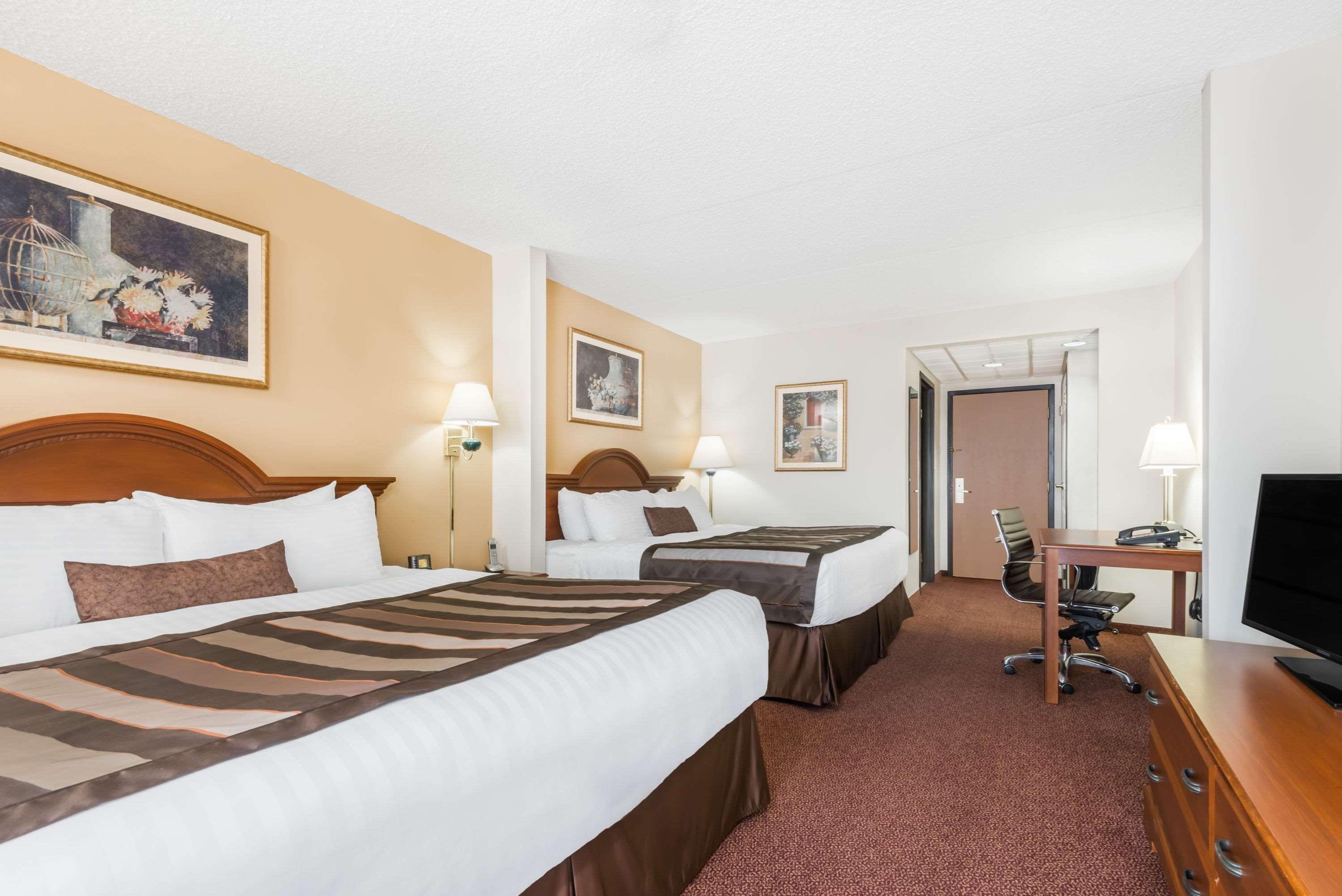 Wingate By Wyndham Lima Hotel Exterior photo